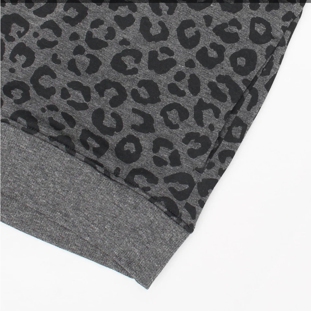 Lildy Size S-M (4-10) Black/Gray Animal Print Fleece Sweatshirt - Picture 9 of 9